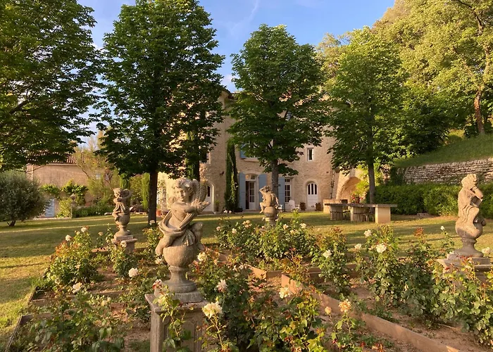Chateau De Peyrolles