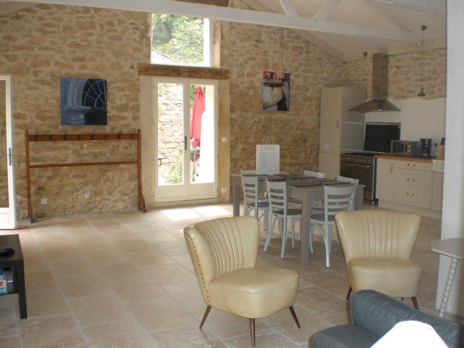 Chateau De Peyrolles Apt