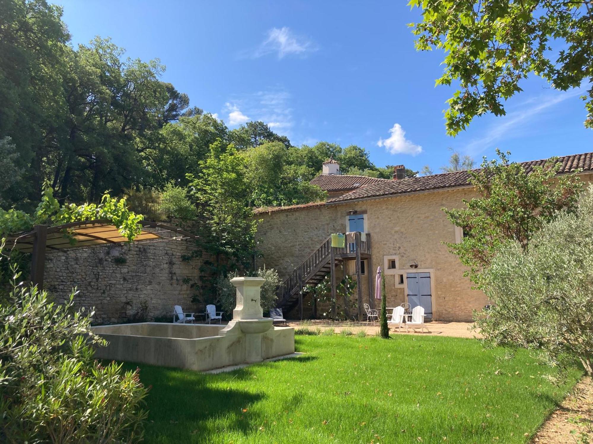 Chateau De Peyrolles Apt